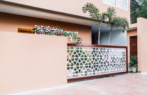 Gomti Nagar House | Super Deluxe Room Veridian Inn