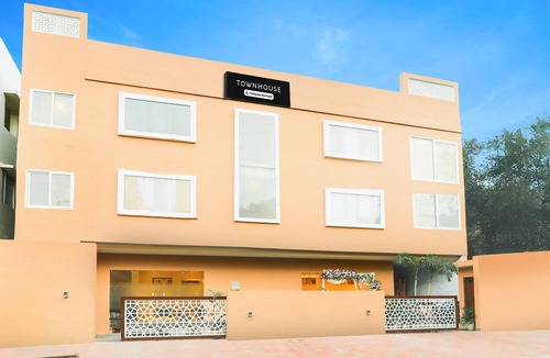 Gomti Nagar House | Super Deluxe Room Veridian Inn