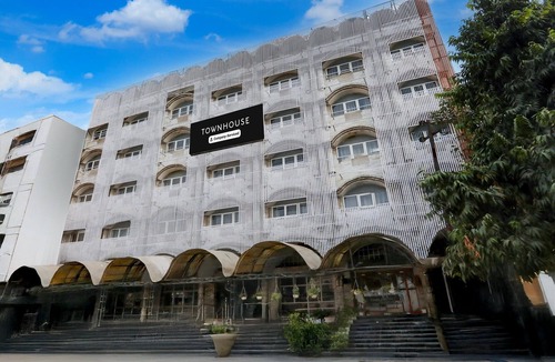 Allahabad House | Super Deluxe Roomhotel Santosh Palace