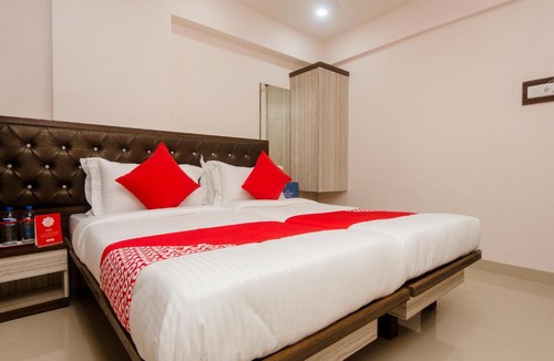 Vashi Hotel | Super Hotel O Gems
