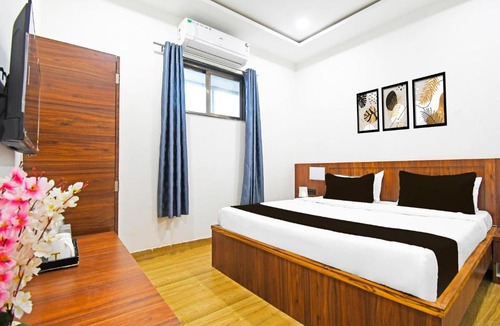 Raipur Hotel | Super Hotel O Mana Camp Near Airport