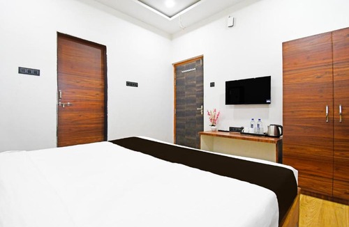 Raipur Hotel | Super Hotel O Mana Camp Near Airport