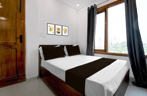 Gomti Nagar Hotel | Super HOTEL O SHIVA PARADISE