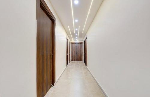 Greater Noida Bed & Breakfast | Super Hotel Pari Chowk Formerly The Divine KRC