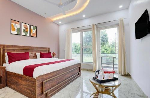 Greater Noida Bed & Breakfast | Super Hotel Pari Chowk Formerly The Divine KRC