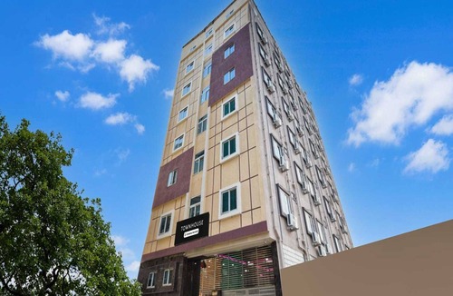 Hyderabad House | Super Townhouse Kokapet Near GAR