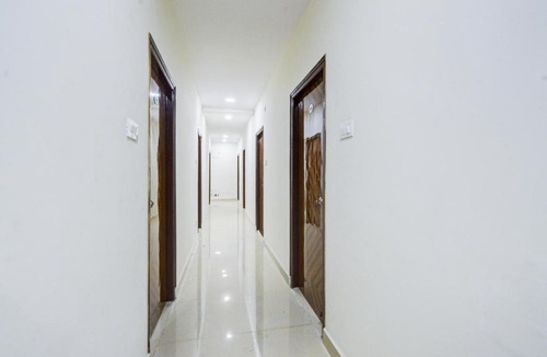 Serilingampally Hotel | Super Townhouse Nallagandla Lingampally