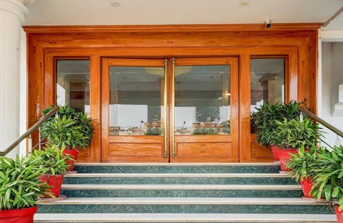 Jaipur District House | Super Townhouse Subhash Nagar
