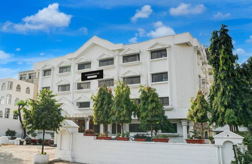 Jaipur District House | Super Townhouse Subhash Nagar