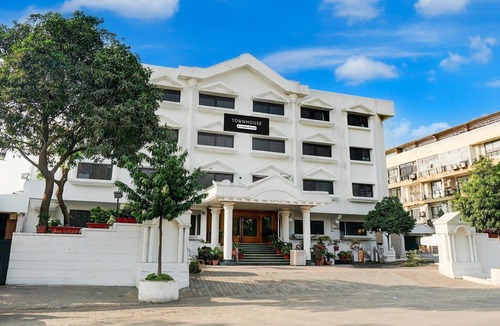 Jaipur District House | Super Townhouse Subhash Nagar