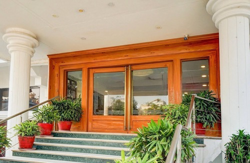 Jaipur District House | Super Townhouse Subhash Nagar