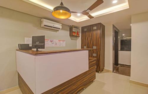 Gachibowli Hotel | Super Townhouse Whiteridge Gachibowli Near AIG Hospital