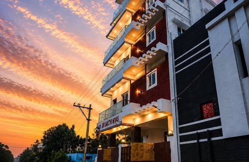 Tiruvannamalai Apartment | Superb 10-bedroom apartment with AC in peaceful Tiruvannamalai