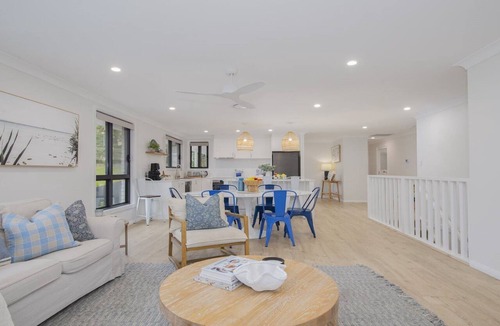 Avoca Beach House | SURF LODGE| lakefront, pool| Accom Holidays