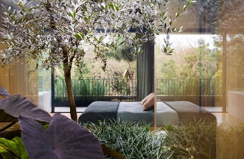 Clovelly House | Surfside Clovelly by Contemporary Hotels