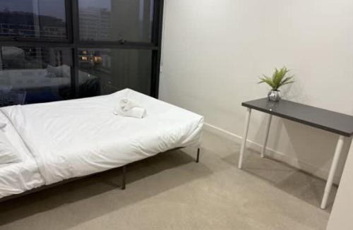 Waterloo Apartment | SYD Zetland AA402 3 BR Apt Close to CBD & Airport