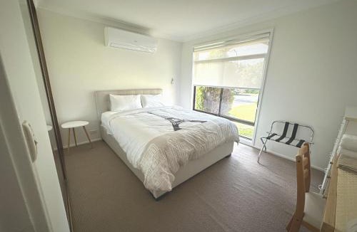 Kingswood Villa | Sydney Blue Mountain Haven 4BR