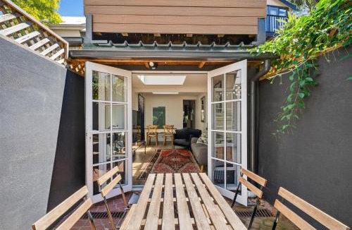 Darlinghurst House | Sydney Central Terrace House with Private Rooftop Deck