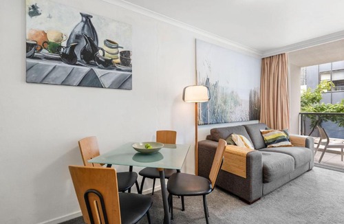 Chippendale Apartment | Sydney City Escape! - Pool, Gym & Parking