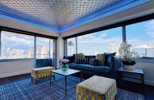 Kirribilli Apartment | Sydney Harbour and CBD View Penthouse with Free Parking
