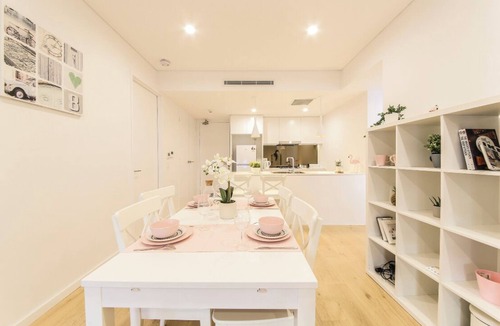 Rosebery Apartment | Sydney Rosebery apartment close Green square