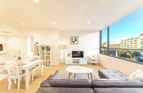 Rosebery Apartment | Sydney Rosebery apartment close Green square