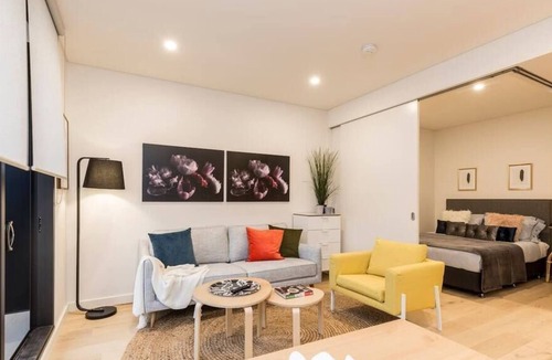 Leichhardt House | Sydney Uni, Prince Alfred Hospital Close With Pool