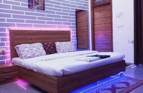 Basai Hotel | Taj Street Hostel