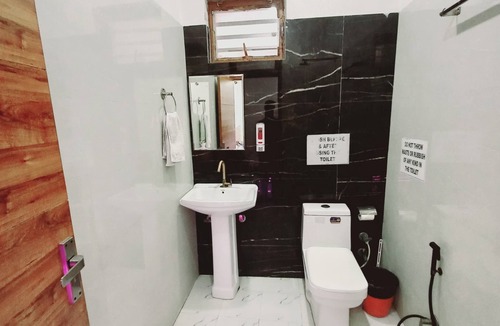 Basai Hotel | Taj Street Hostel