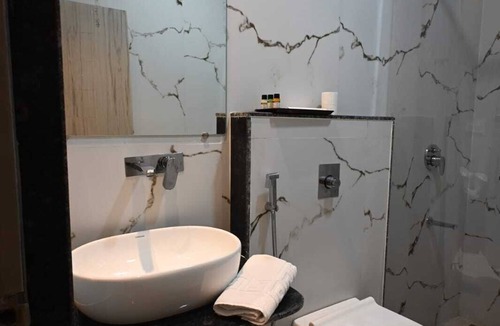 Sarnath Hotel | Tarang Stay Inn