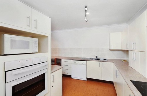 Terrigal Apartment | TERRIGAL BAY #9 | Pool in complex, close to beach | Accom Holidays