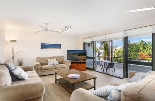 Terrigal Apartment | TERRIGAL BAY #9 | Pool in complex, close to beach | Accom Holidays