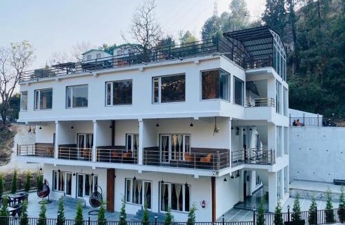 Bhimtal Hotel | The Aesthetic Hotel & Restaurant