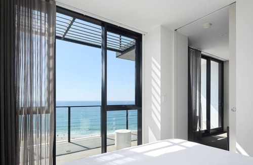 Newcastle Apartment | The Aire - one bedroom apartment overlooking Newcastle Beach
