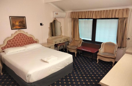 Wahroonga Hotel | The Ascot Motel