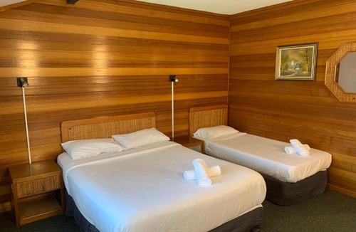 Wahroonga Hotel | The Ascot Motel