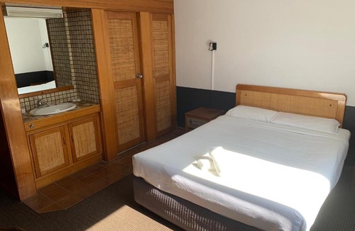 Wahroonga Hotel | The Ascot Motel
