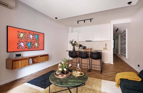 Darlinghurst Apartment | The Brass Room - Flamingo on Oxford Street