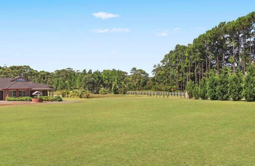 Tumbi Umbi House | The Cedar Garden- 2.5 acres home on beachside