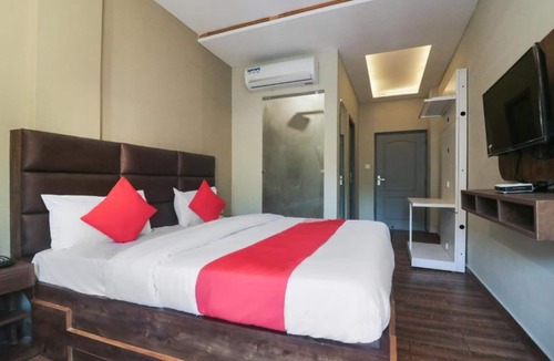 Rishikesh Hotel | The Clock Tower Rooms & Cafe ★