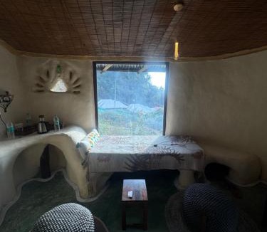 Gunehr Bed & Breakfast | The Cob House