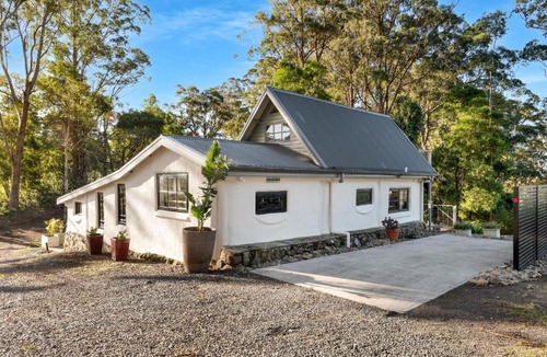 Bellawongarah House | The Cottage at Indooroopilly