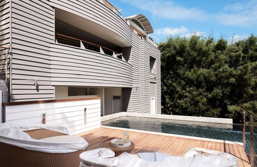 Palm Beach House | The Curve by Contemporary Hotels