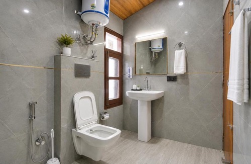 Shimla Hotel | The Dogri Boutique Cottage, Mashobra - Luxury Cottage with Scenic mountain view