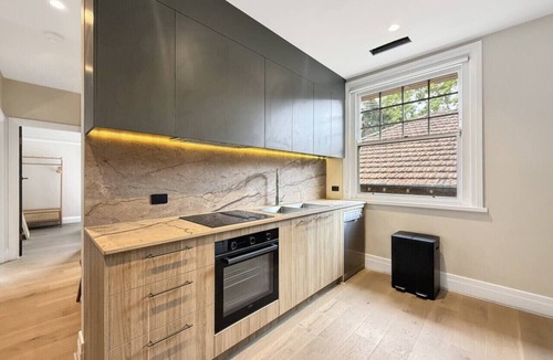 North Sydney Apartment | The Edward: Lux Retreat – Spacious 3BR Apartment