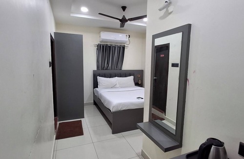 Gachibowli Hotel | The Embassy Inn