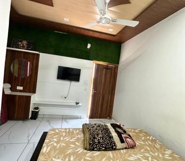 Siwani Hotel | The Empire Hotel