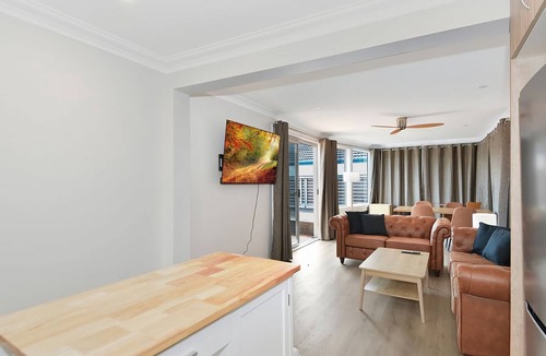 The Entrance Apartment | The Entrance Hideaway