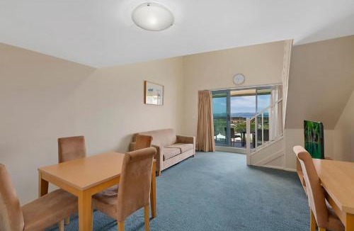 The Entrance Apartment | The Entrance Waterfront Apartment 621