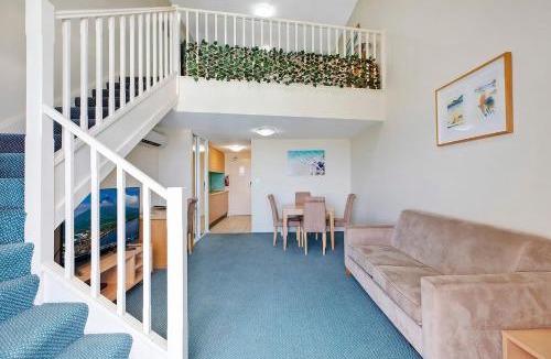 The Entrance Apartment | The Entrance Waterfront Apartment 621